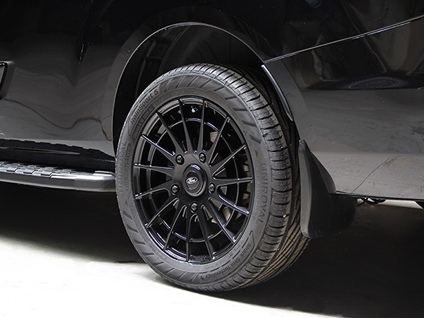 Wheelset 18 inch Ford Transit Custom all-season tires #76WS9