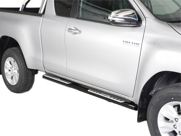 Sidebars design zwart Toyota Hilux EC '16
