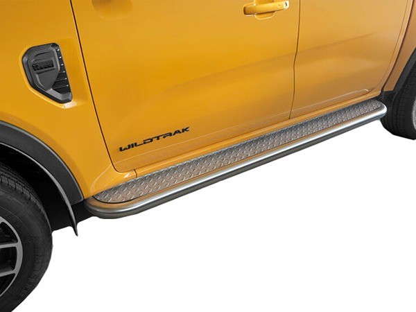 Side steps Ford Ranger 2023 polished with checker plate