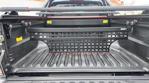 Divider+ 2-in-1 modular trunk divider Tessera 4X4